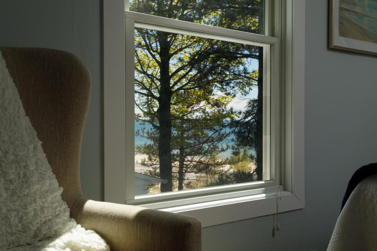 Looking Glass Beachfront Inn Grand Haven Eksteriør bilde